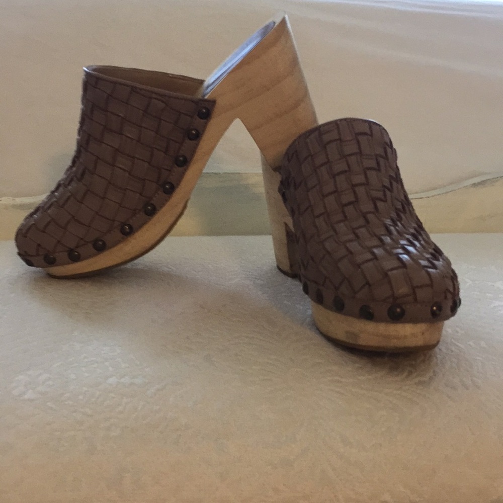 Free people leather clogs